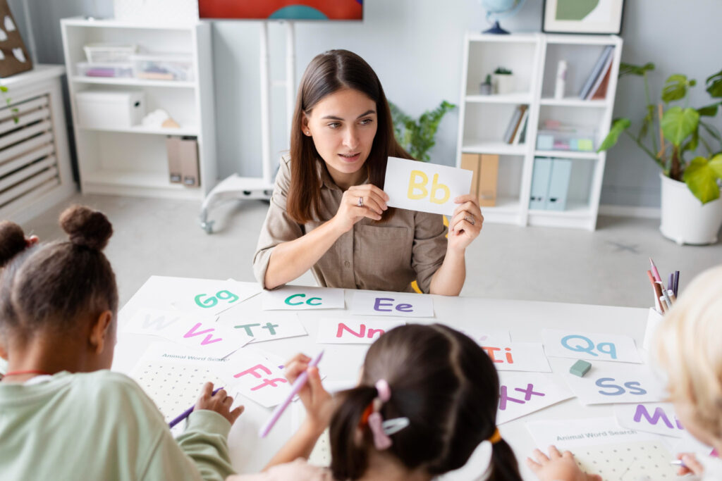 คำบุพบท Prepositions in, on, under, next to